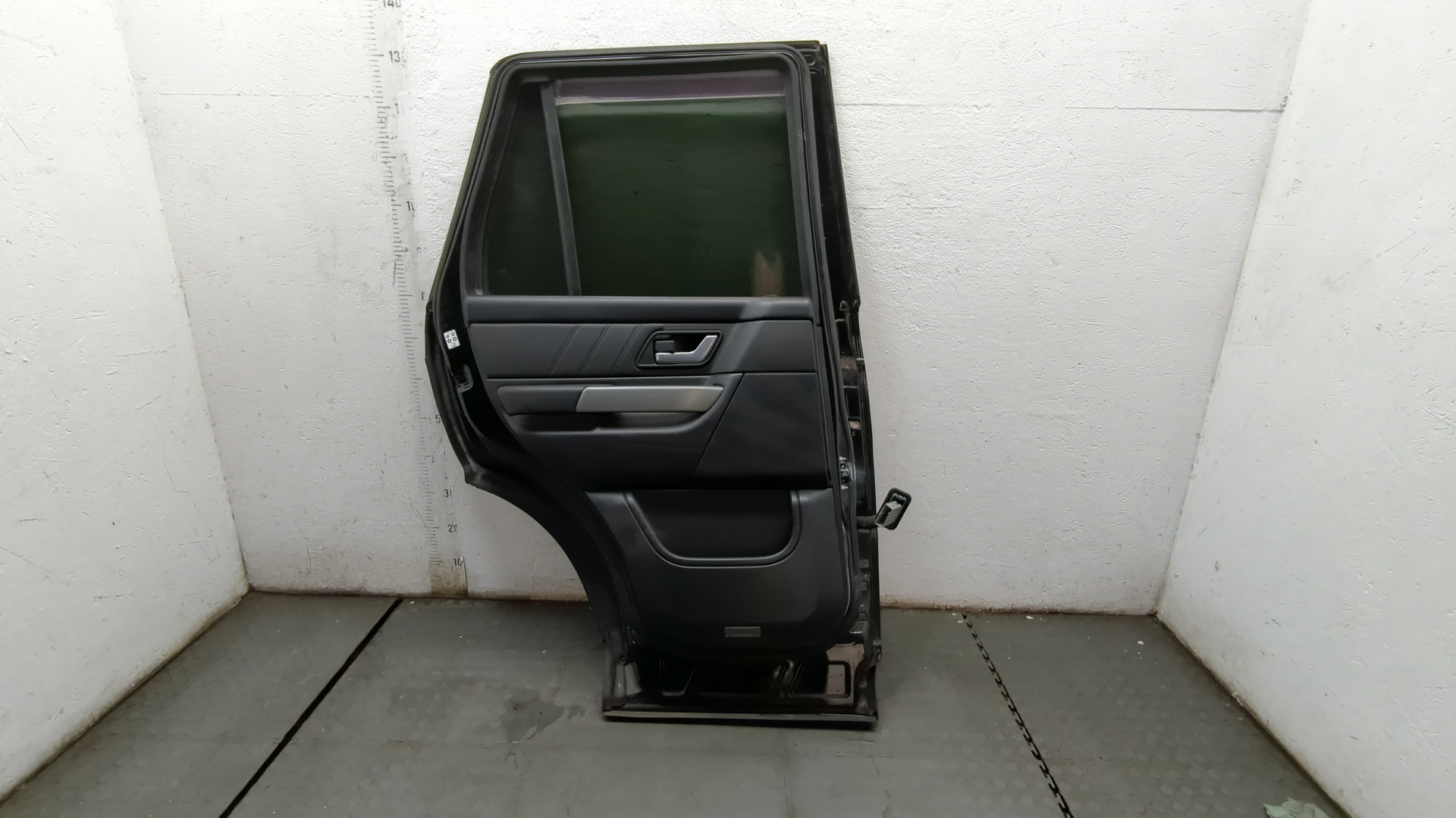 Дверь задняя левая