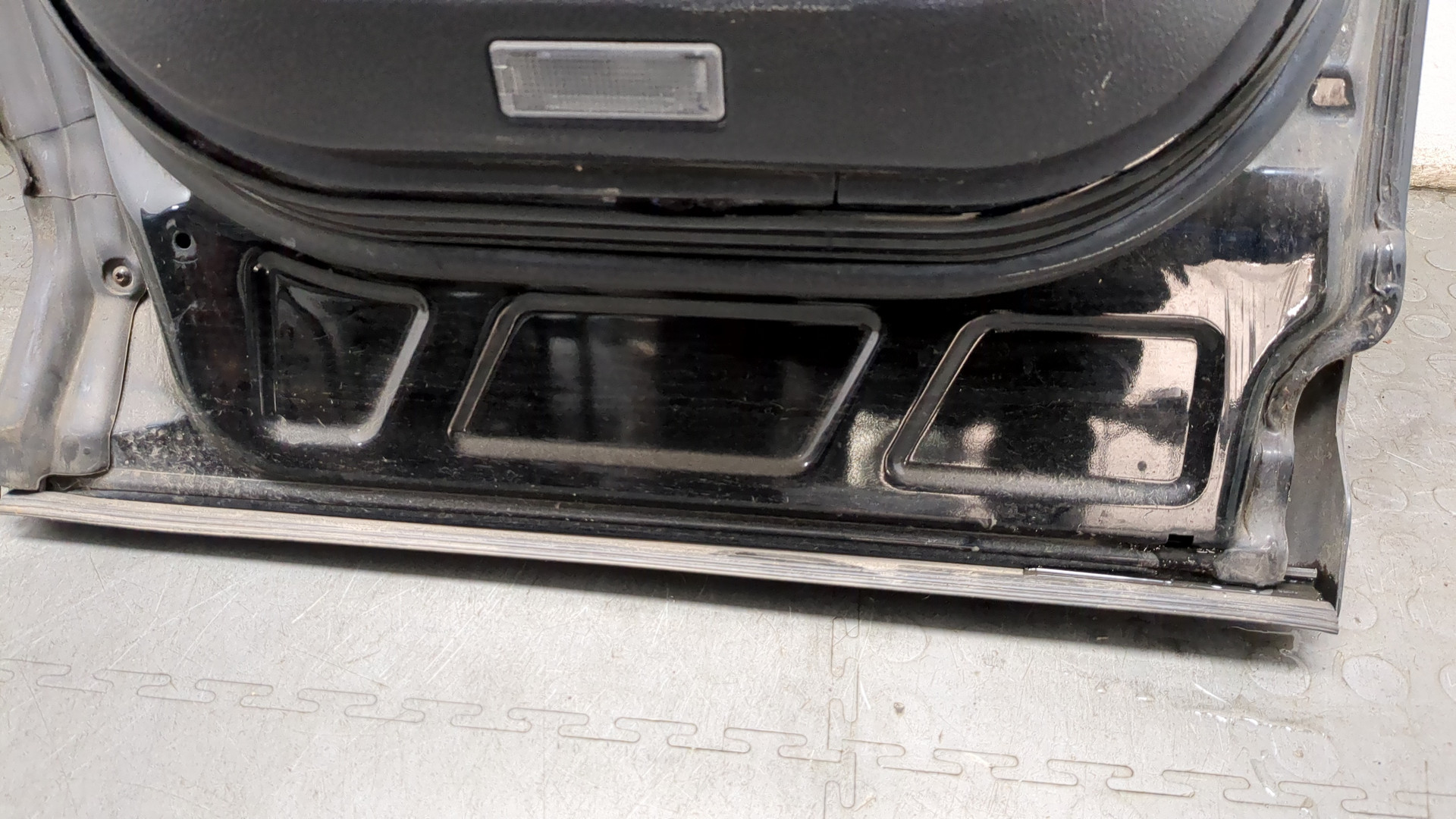 Дверь задняя левая