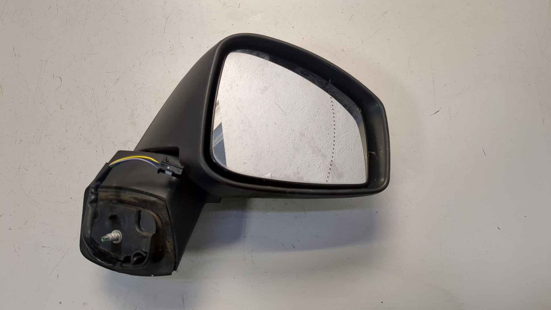 Зеркало правое электрическое