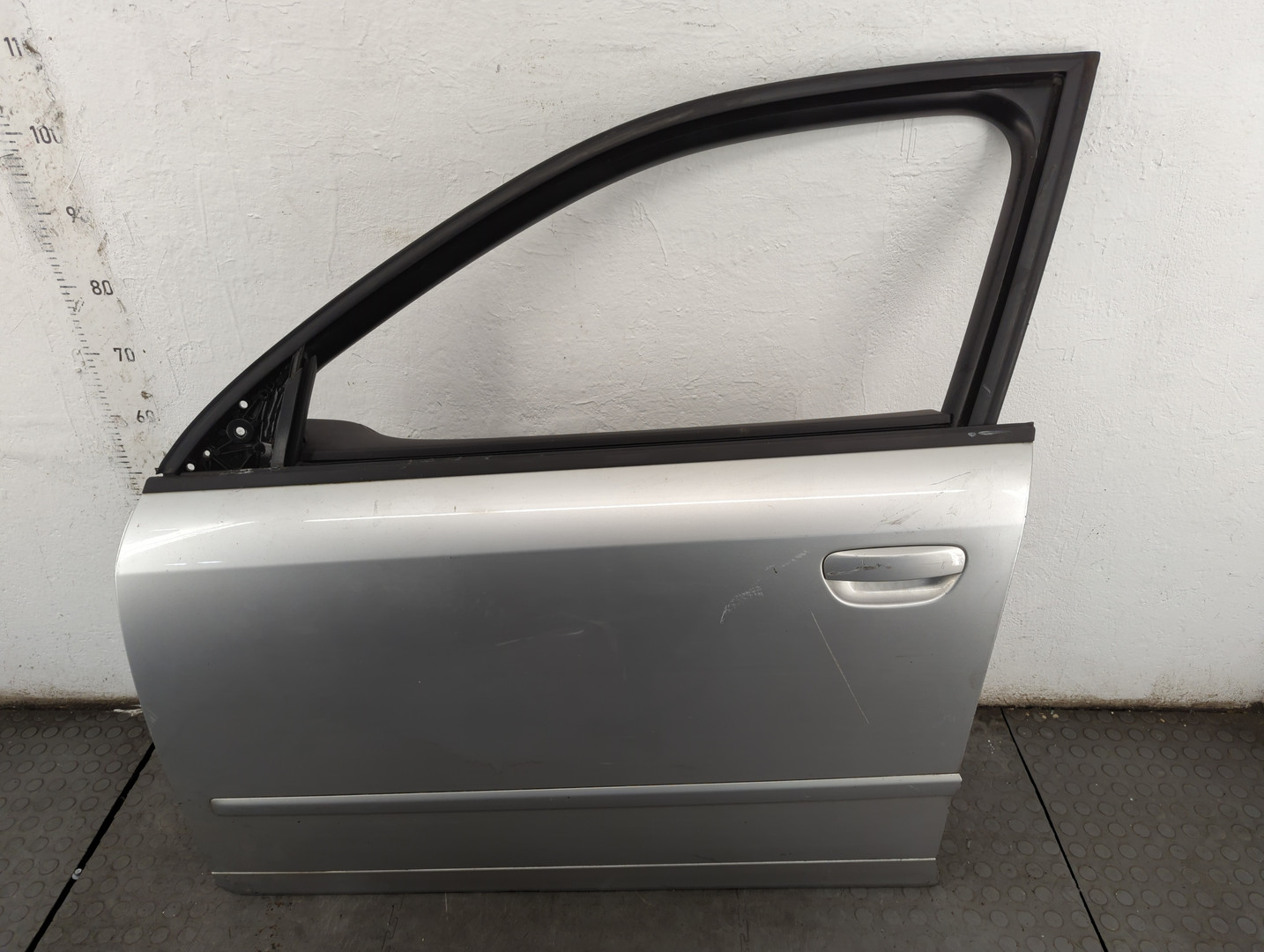 Дверь передняя левая