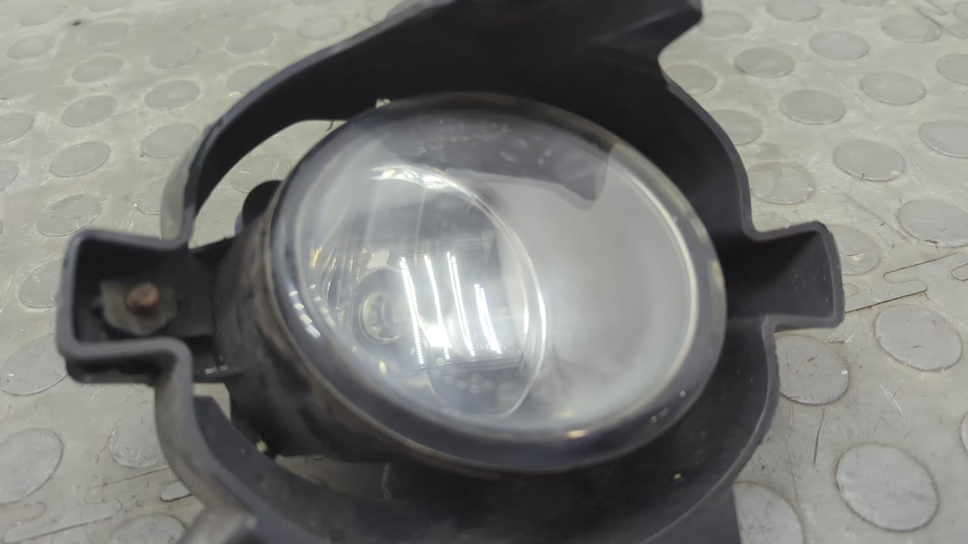 Фара противотуманная левая