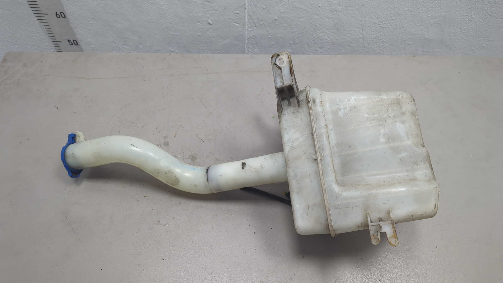 Бачок омывателя лобового стекла