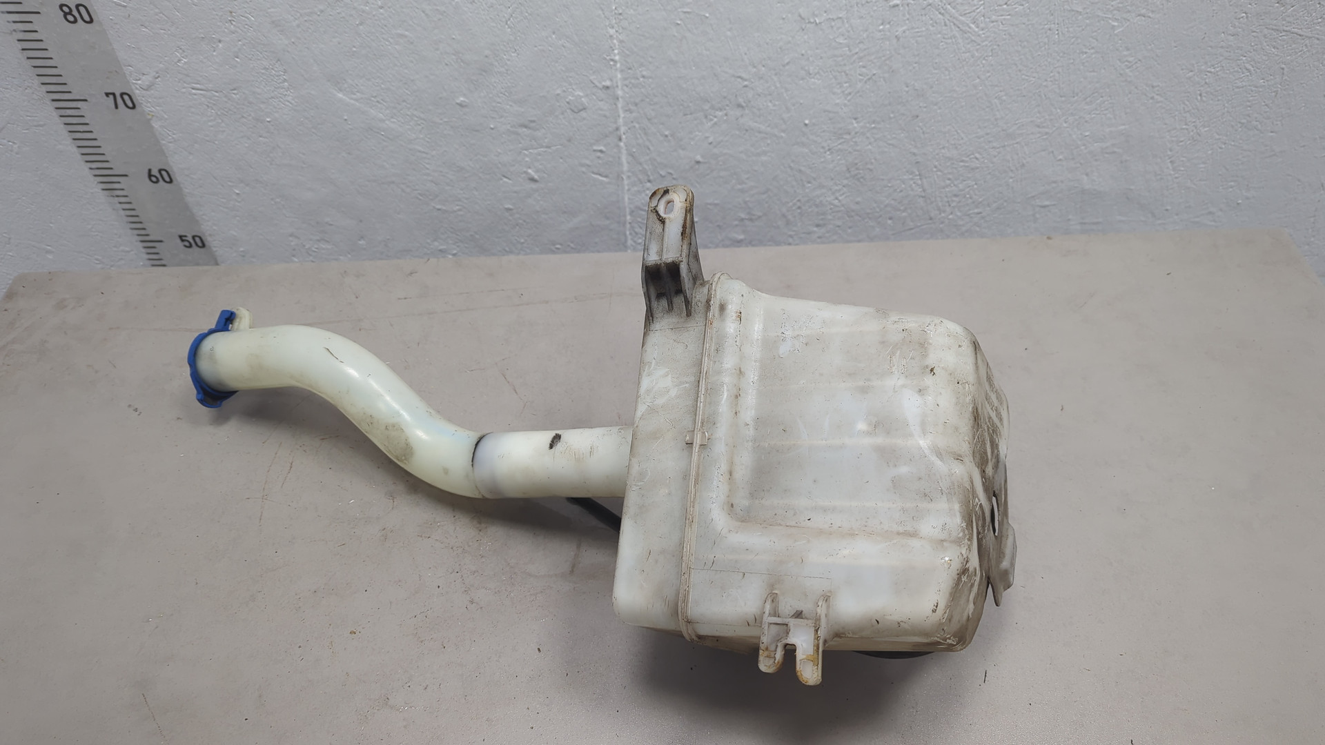 Бачок омывателя лобового стекла