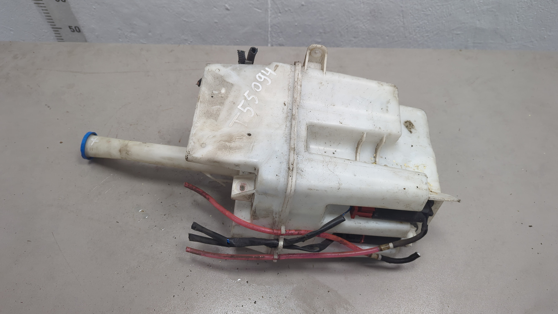 Бачок омывателя лобового стекла