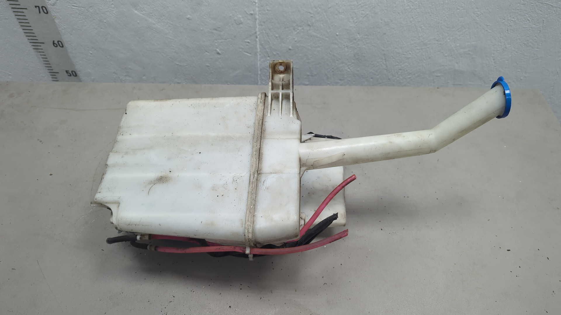 Бачок омывателя лобового стекла