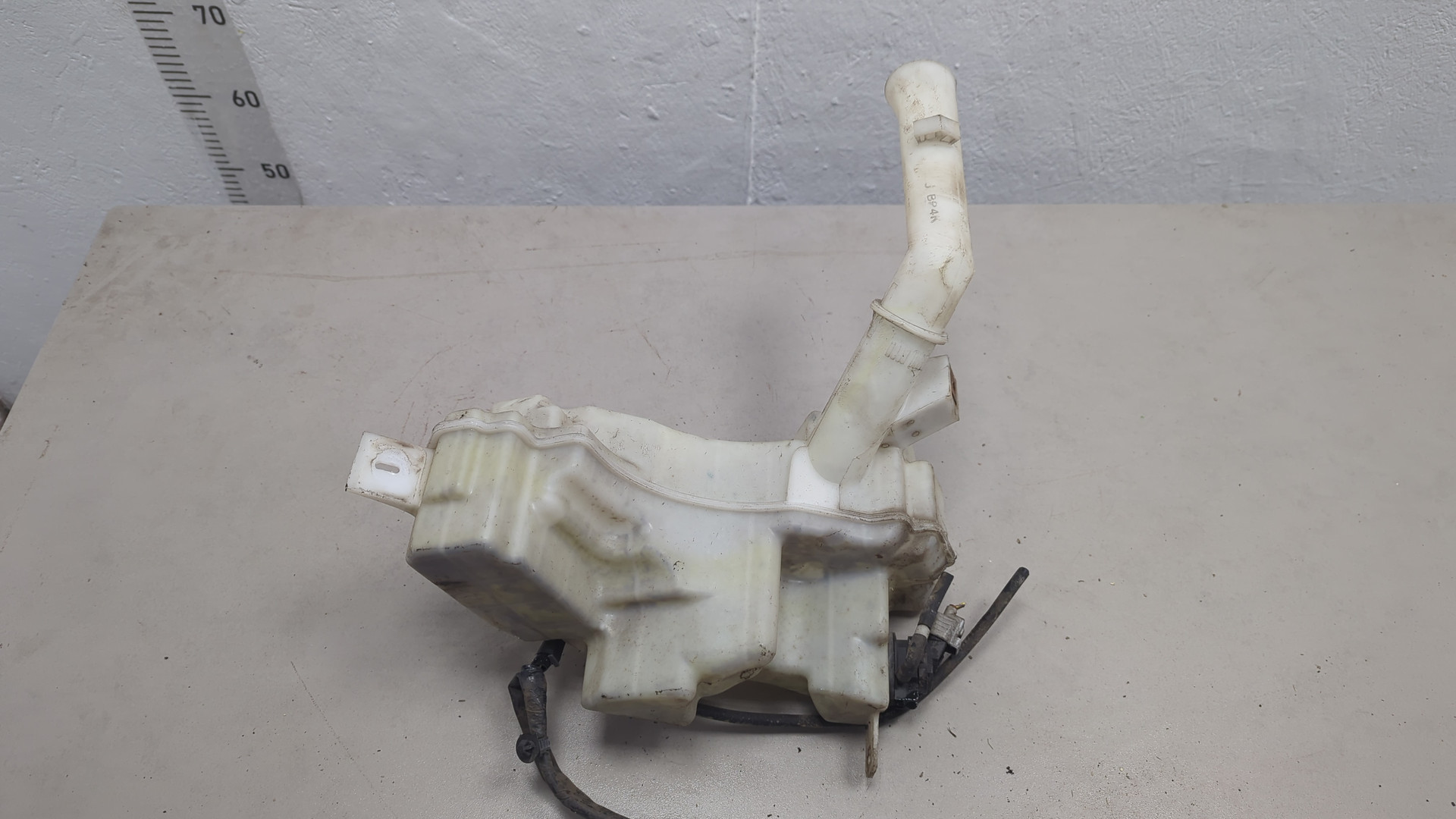 Бачок омывателя лобового стекла