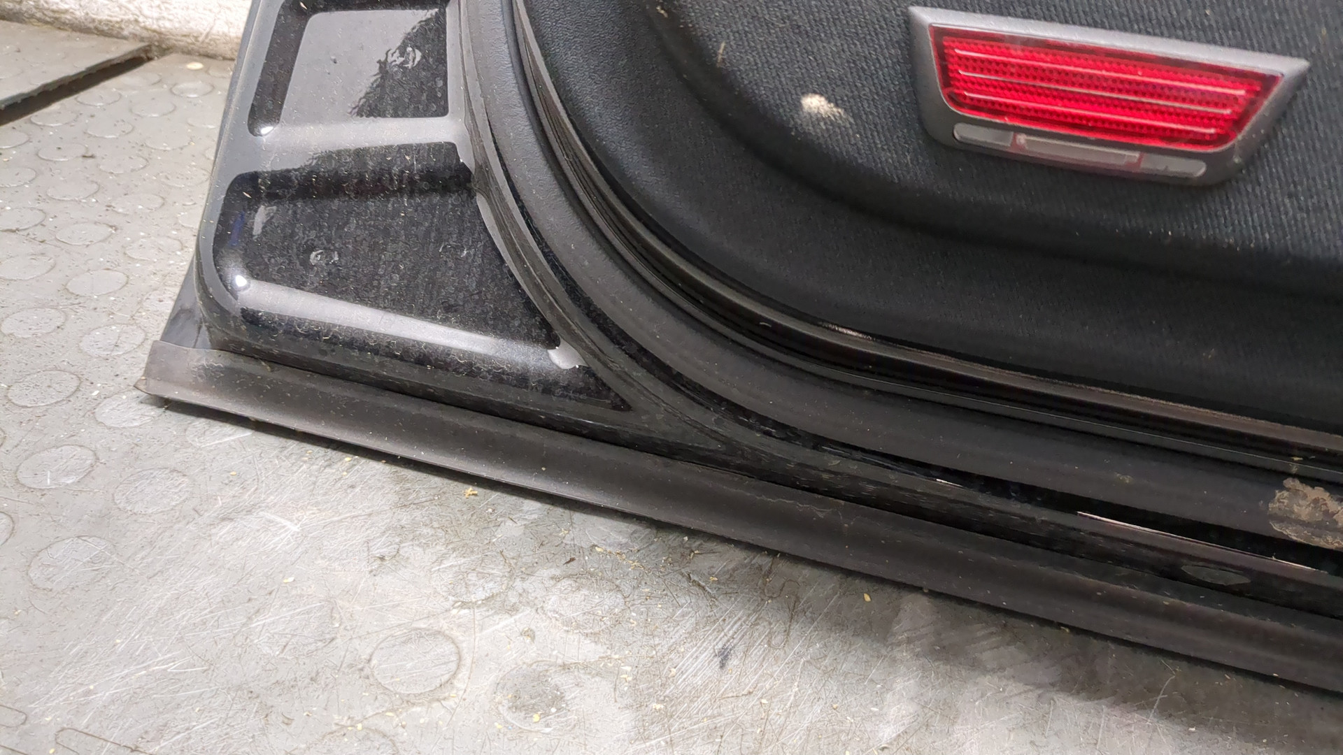 Дверь передняя левая