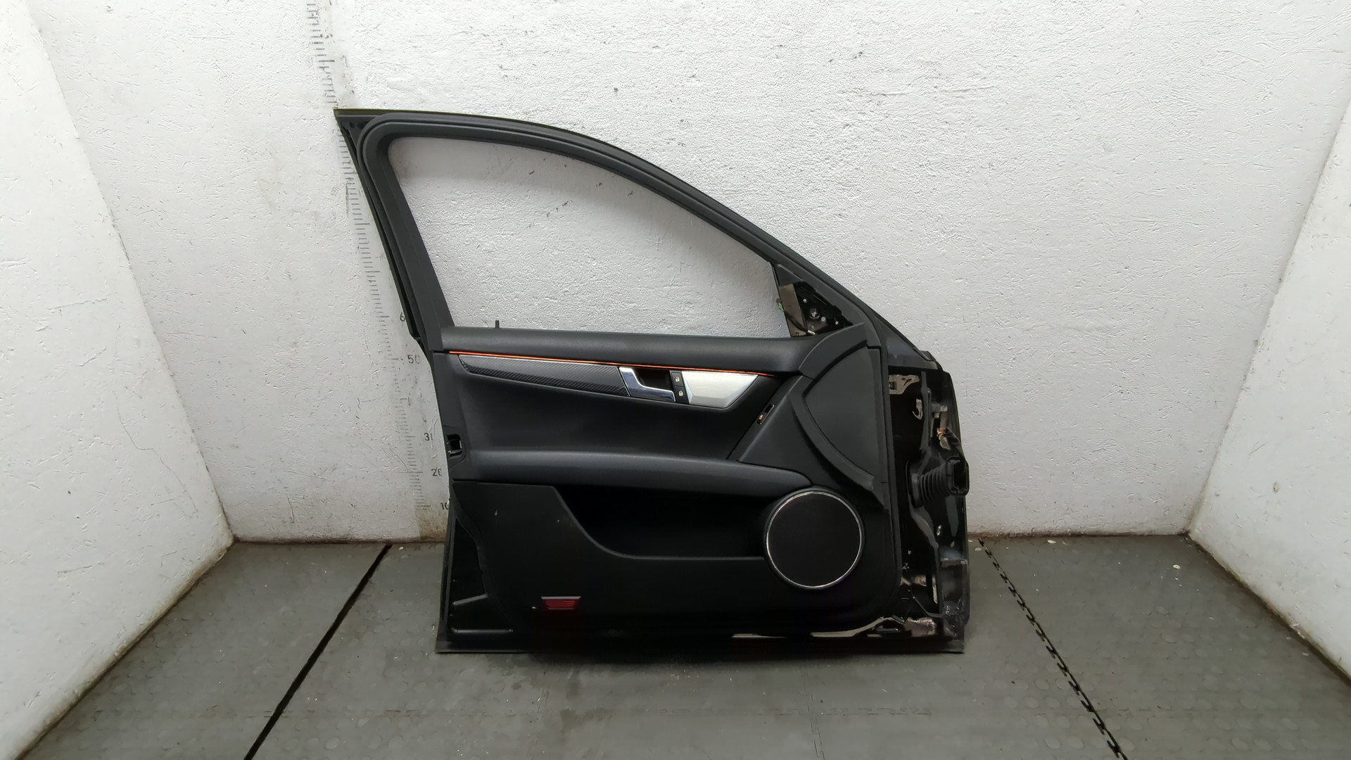 Дверь передняя левая