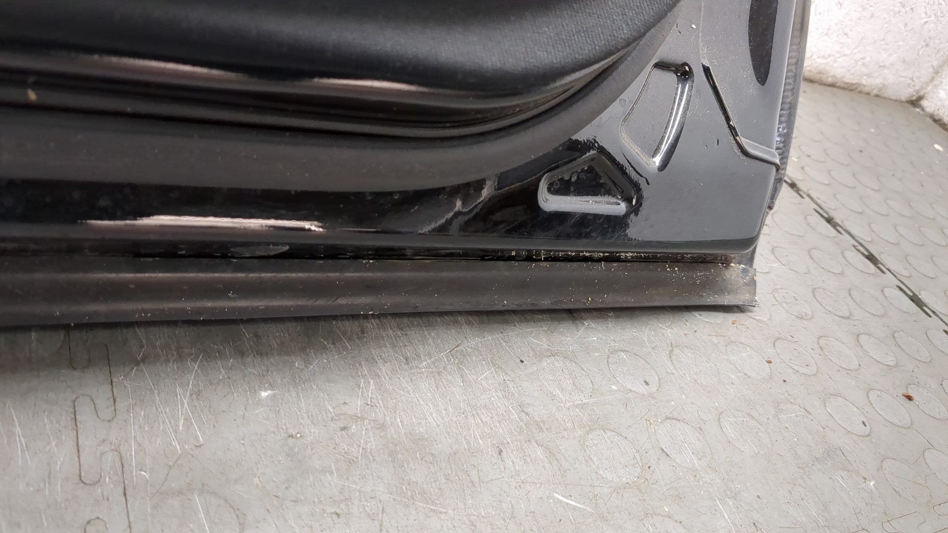 Дверь передняя левая