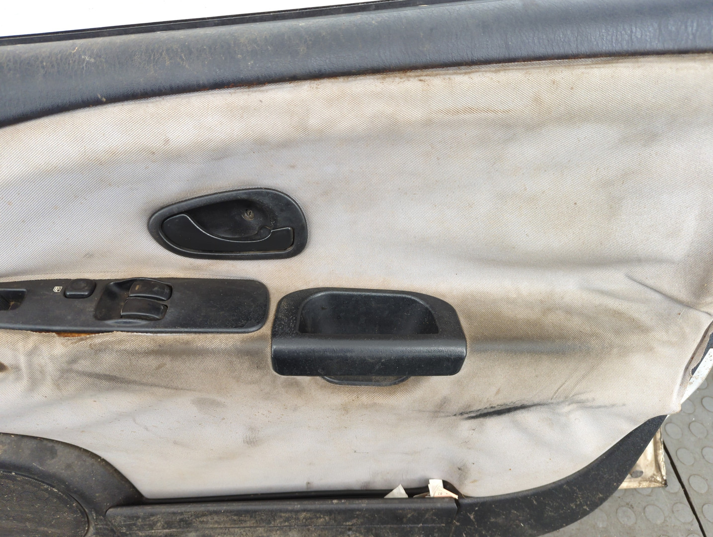 Дверь передняя правая