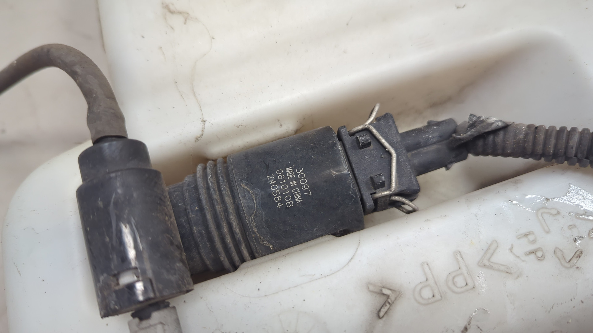 Бачок омывателя лобового стекла