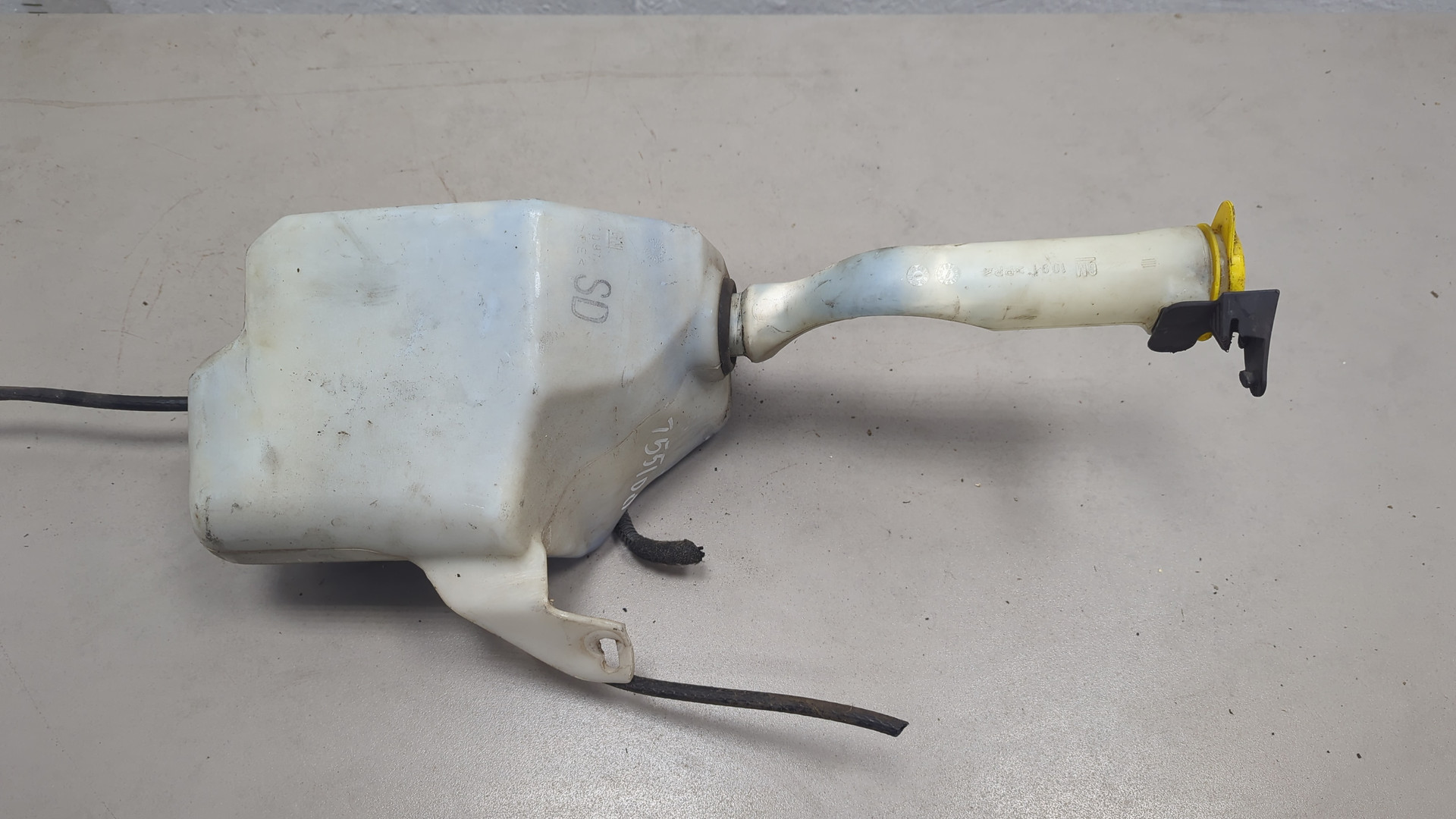 Бачок омывателя лобового стекла