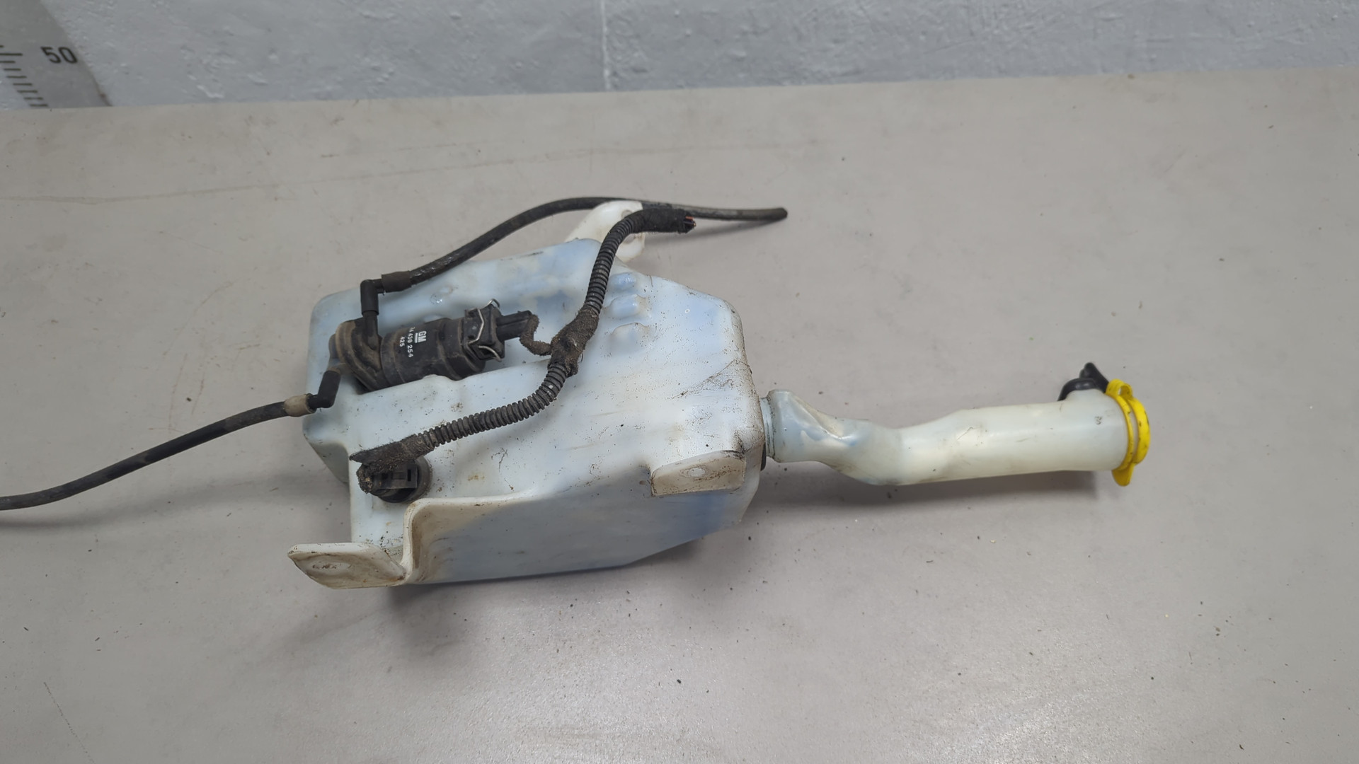 Бачок омывателя лобового стекла