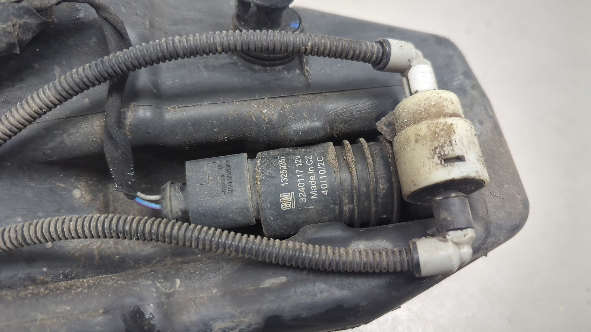 Бачок омывателя лобового стекла