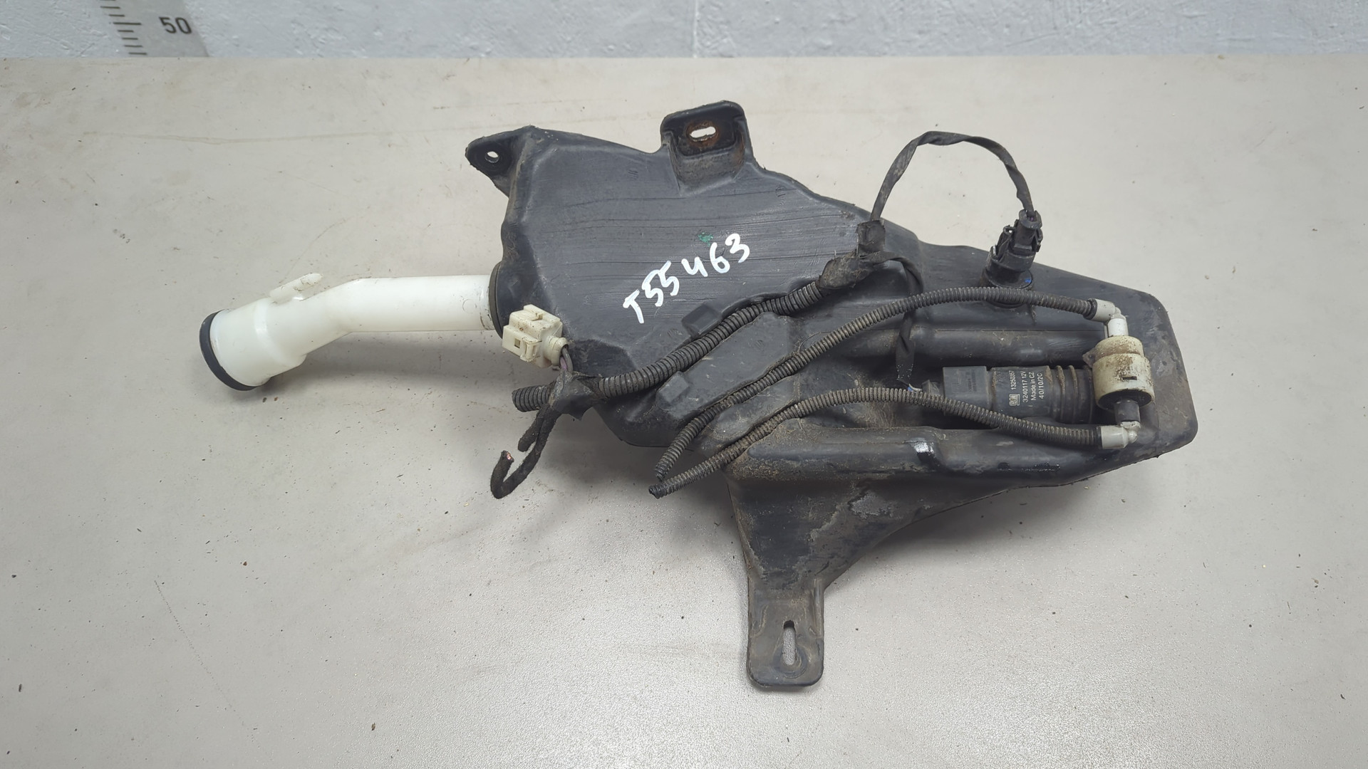 Бачок омывателя лобового стекла