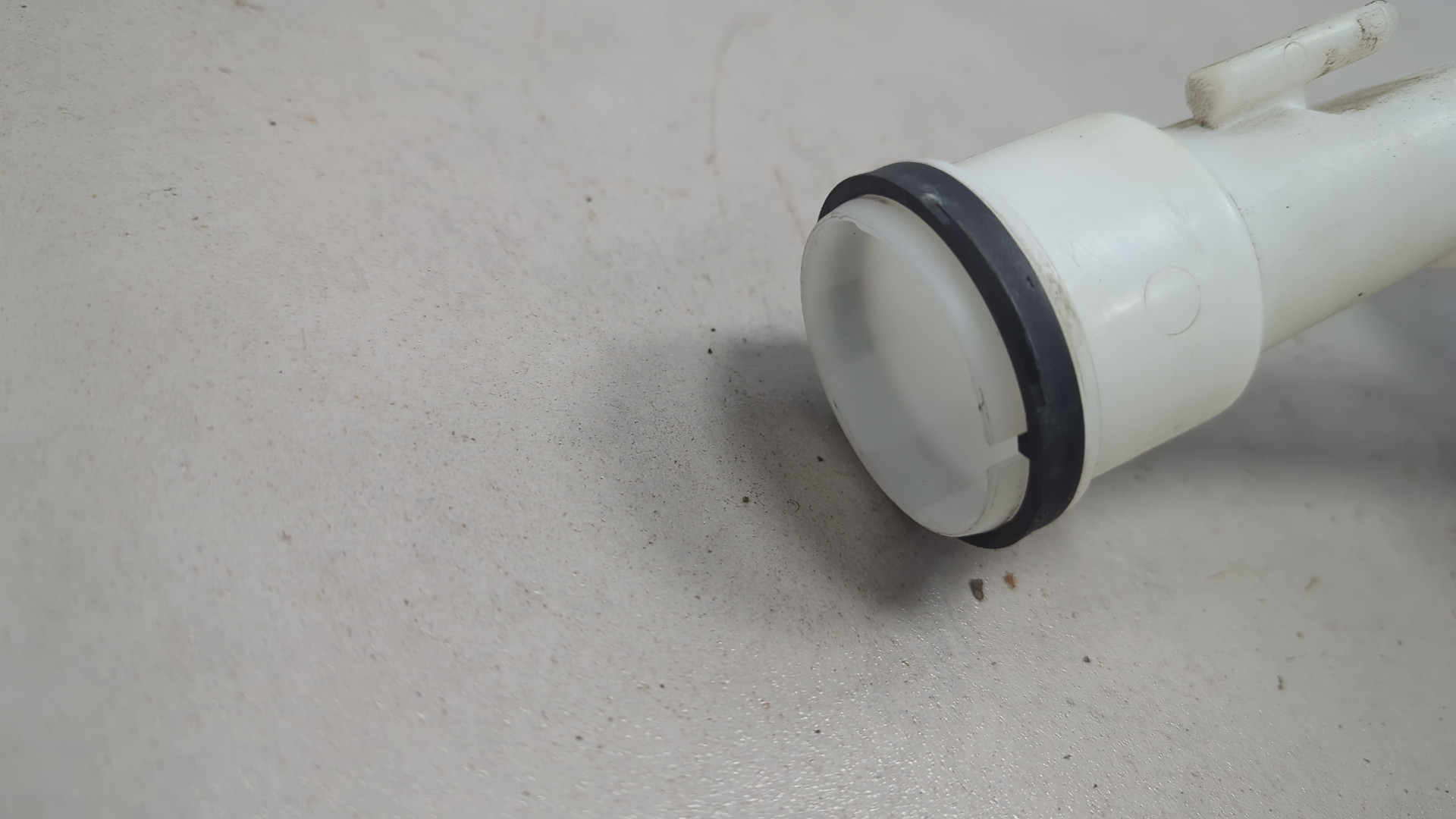 Бачок омывателя лобового стекла