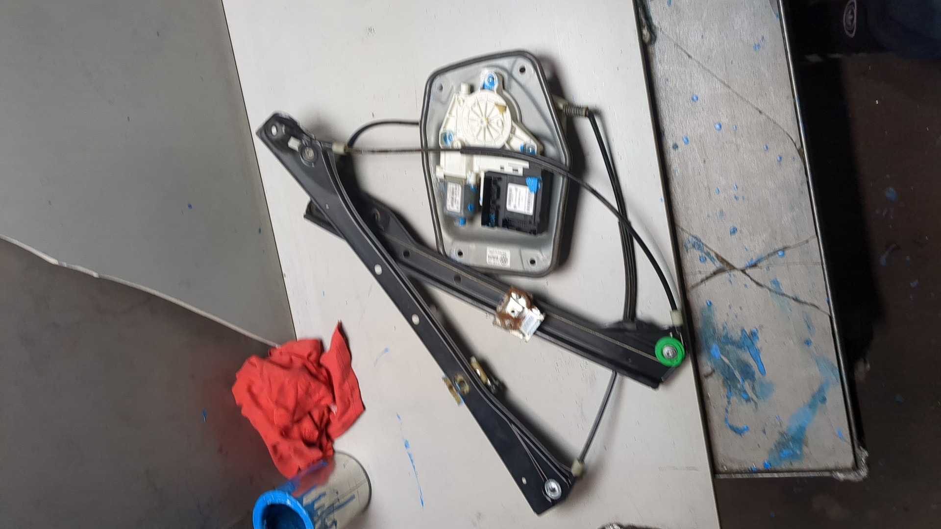 Стеклоподъемник электр. передний правый