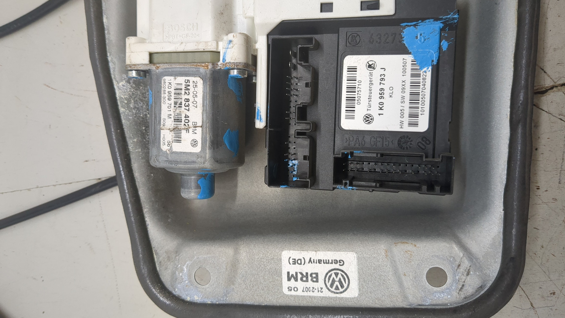 Стеклоподъемник электр. передний правый