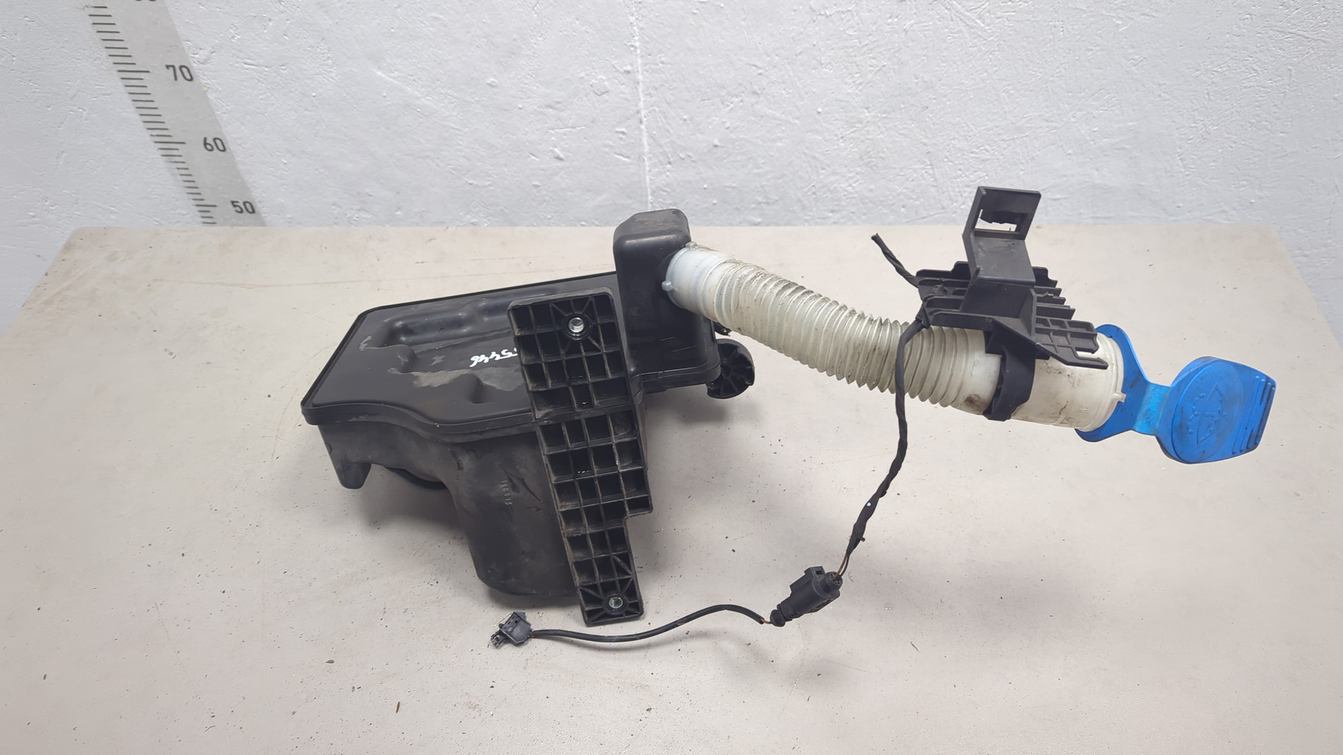 Бачок омывателя лобового стекла