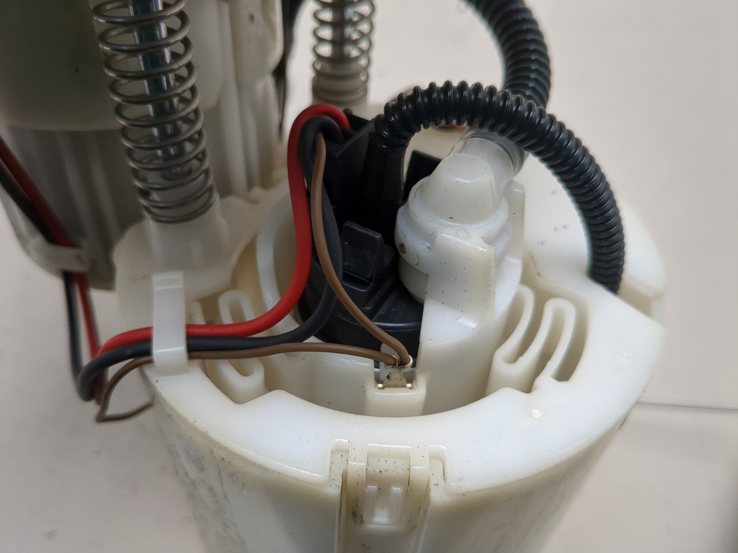 Насос топливный электрический