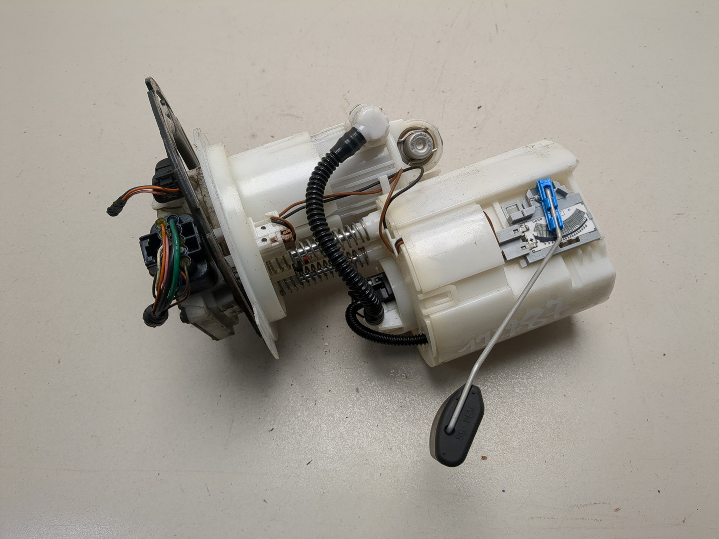 Насос топливный электрический