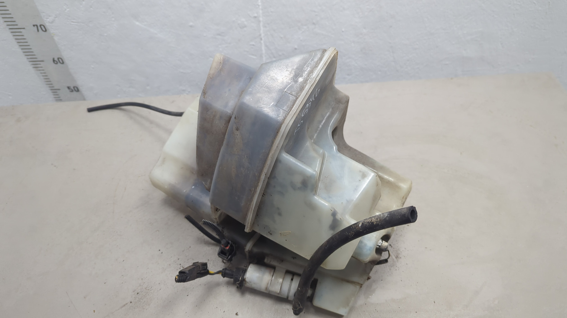 Бачок омывателя лобового стекла