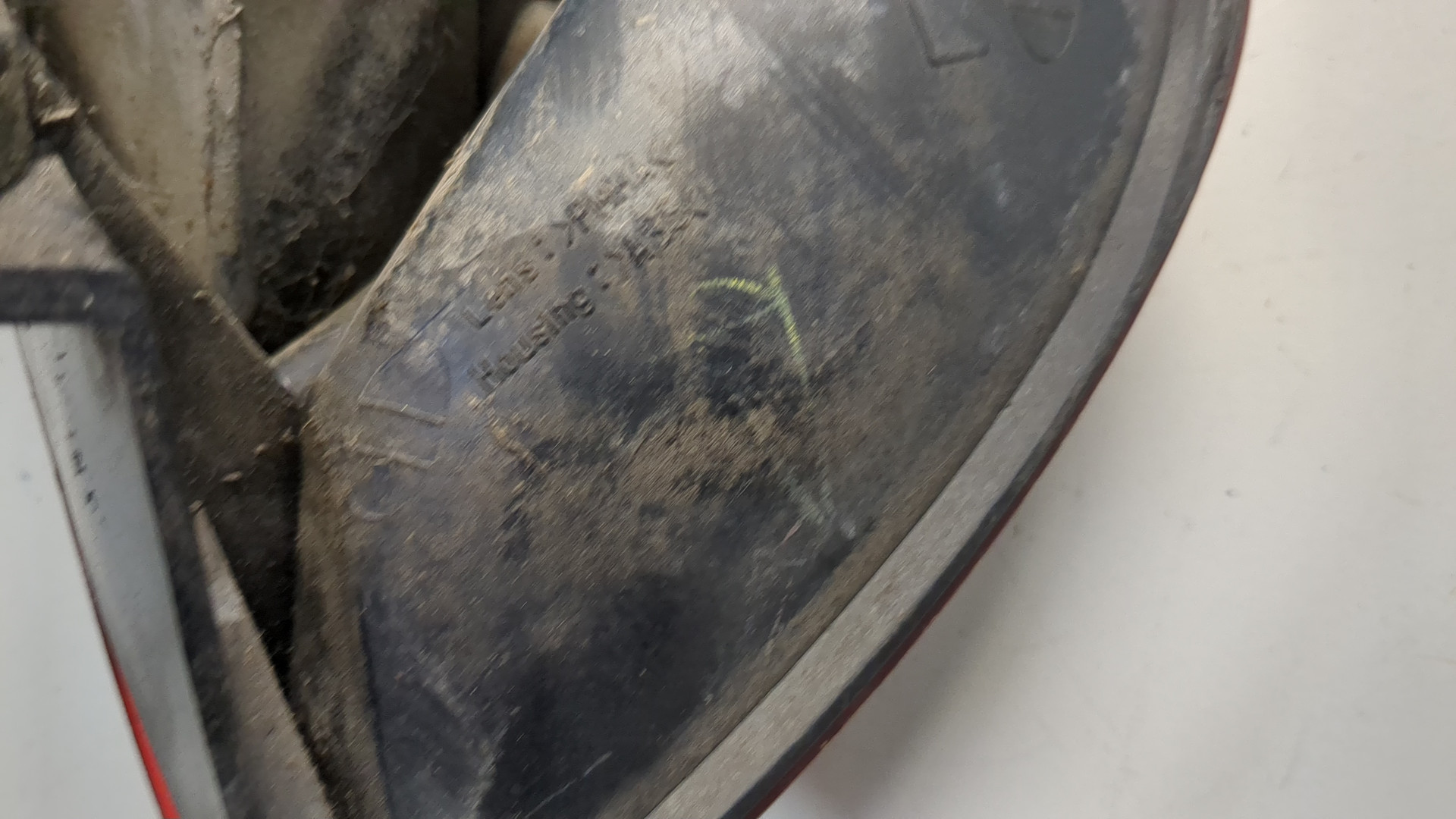 Фонарь задний левый