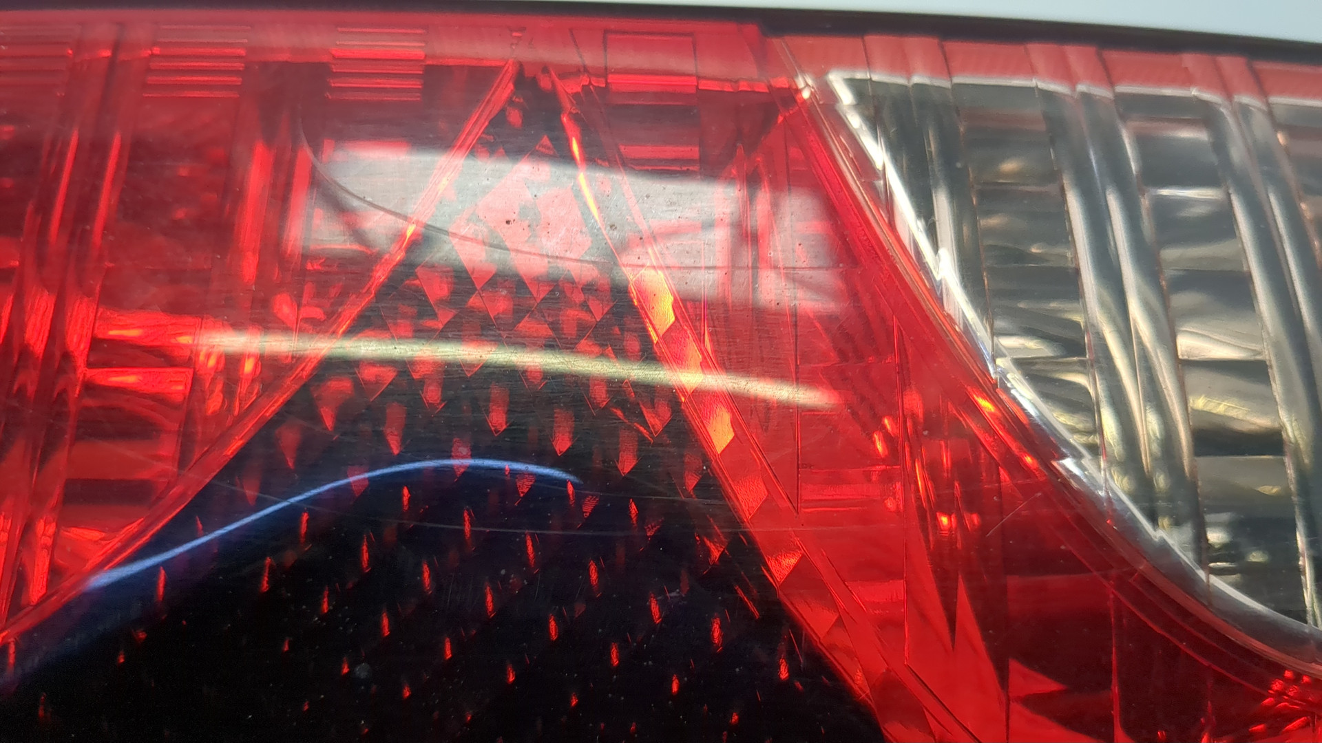 Фонарь задний левый