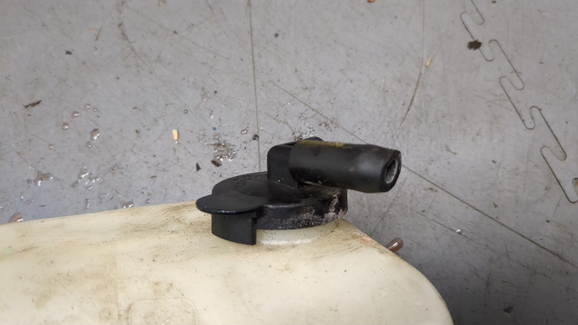 Бачок расширительный