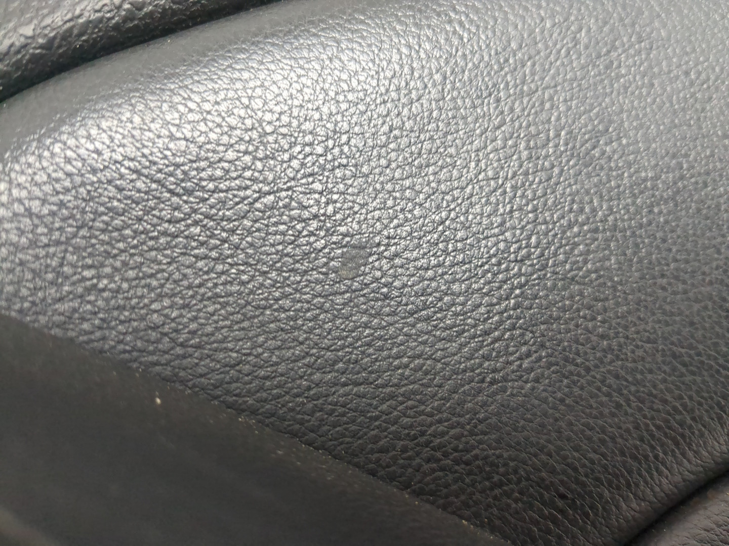 Обшивка двери передней левой