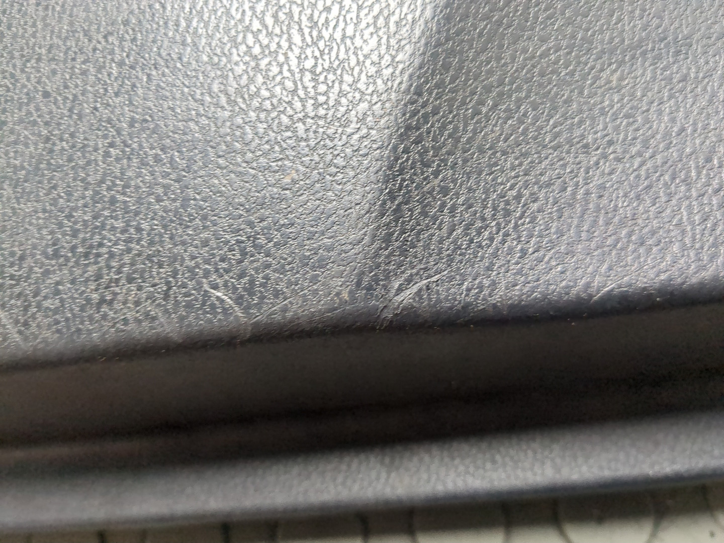 Обшивка двери передней левой