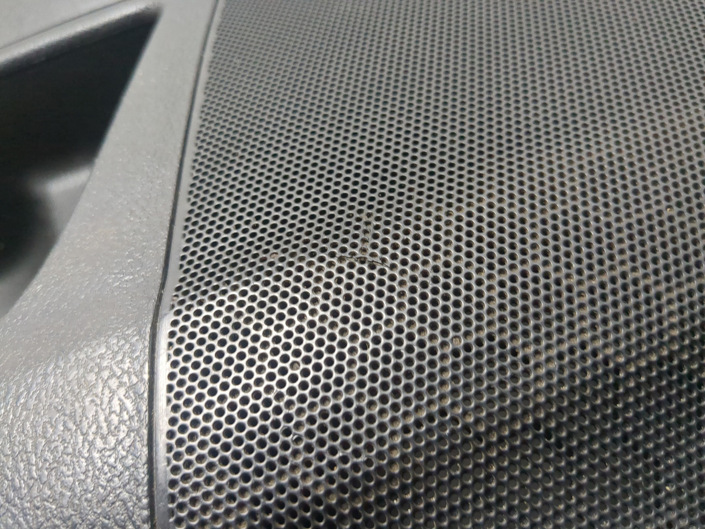 Обшивка двери передней левой