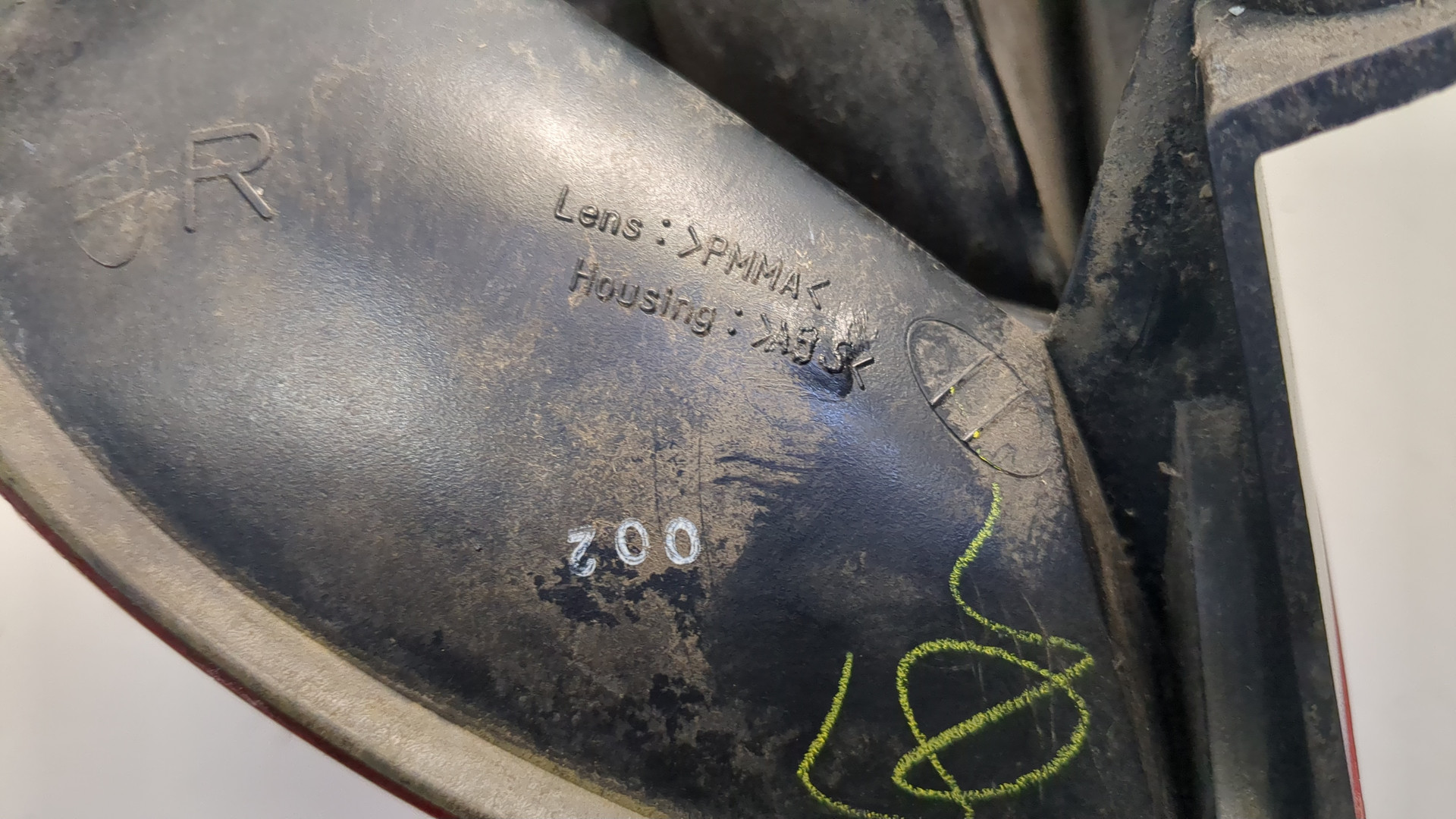 Фонарь задний правый