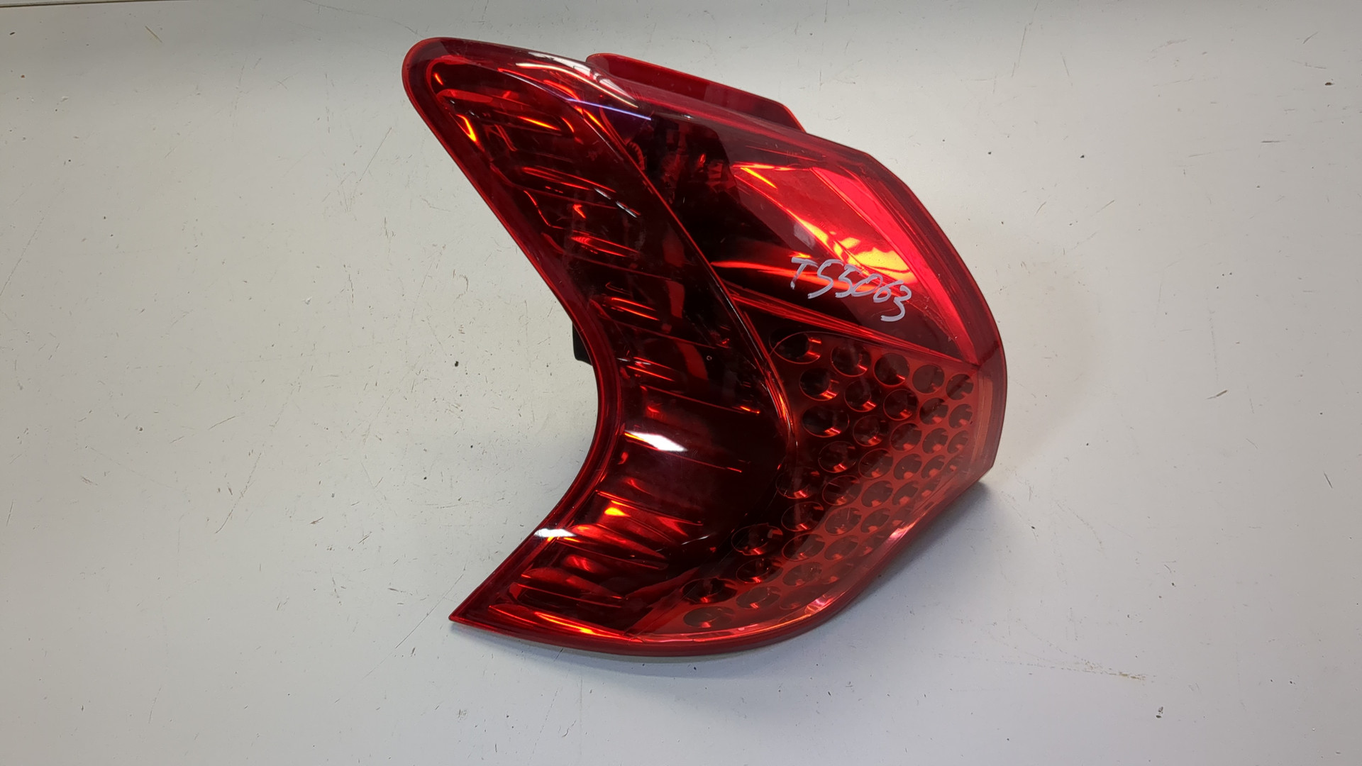 Фонарь задний правый