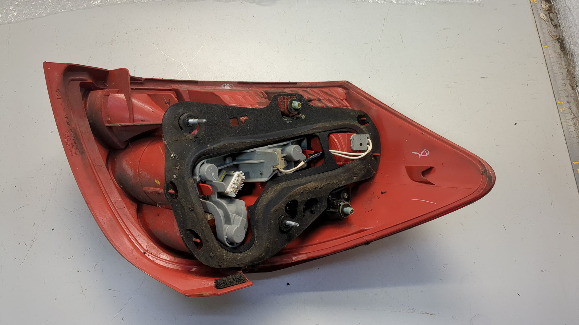 Фонарь задний правый