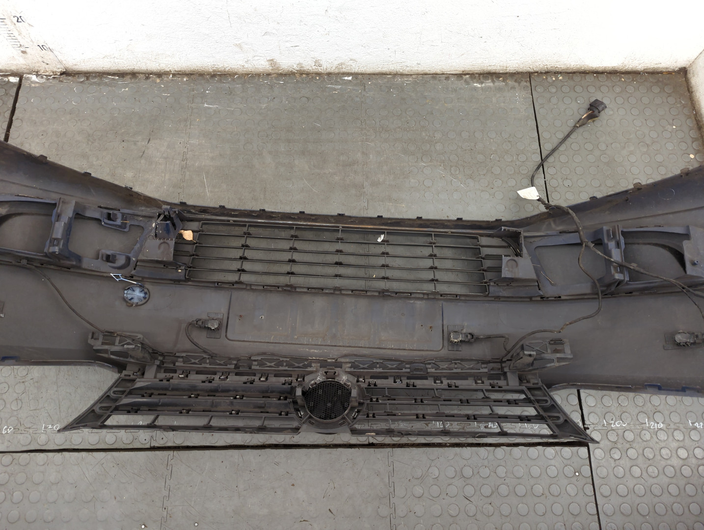 Бампер передний