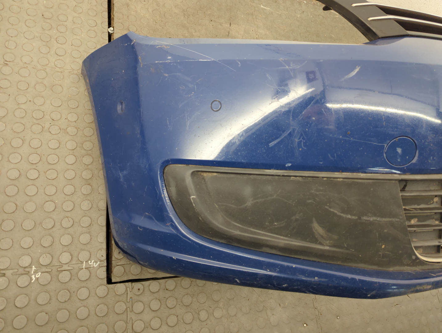 Бампер передний