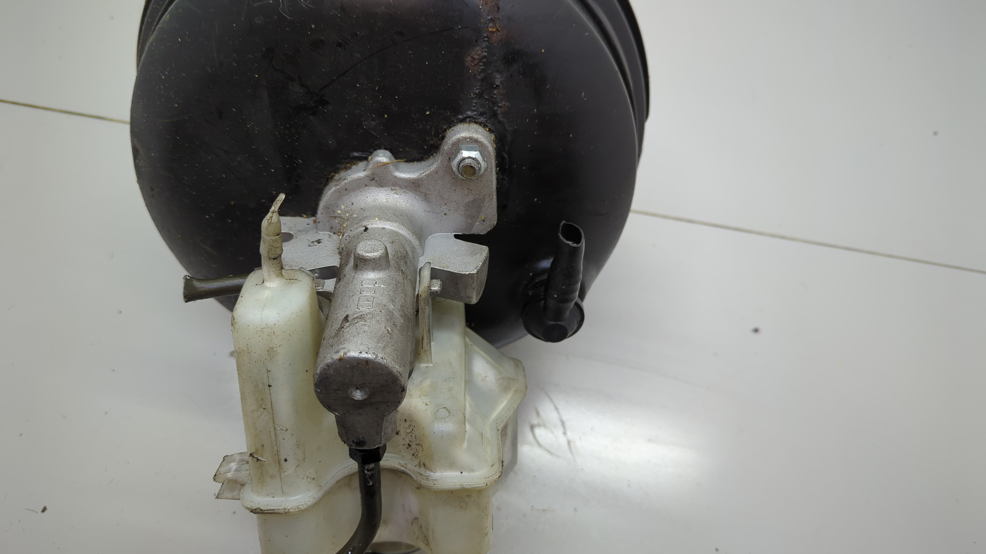 Цилиндр тормозной главный