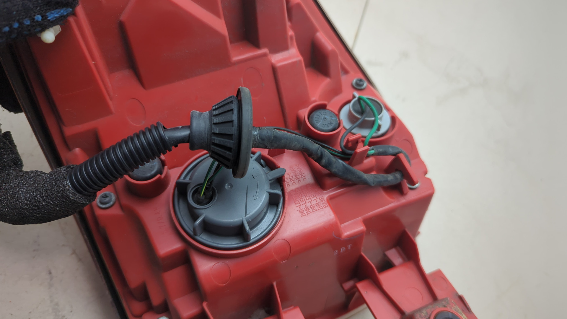 Фонарь задний левый