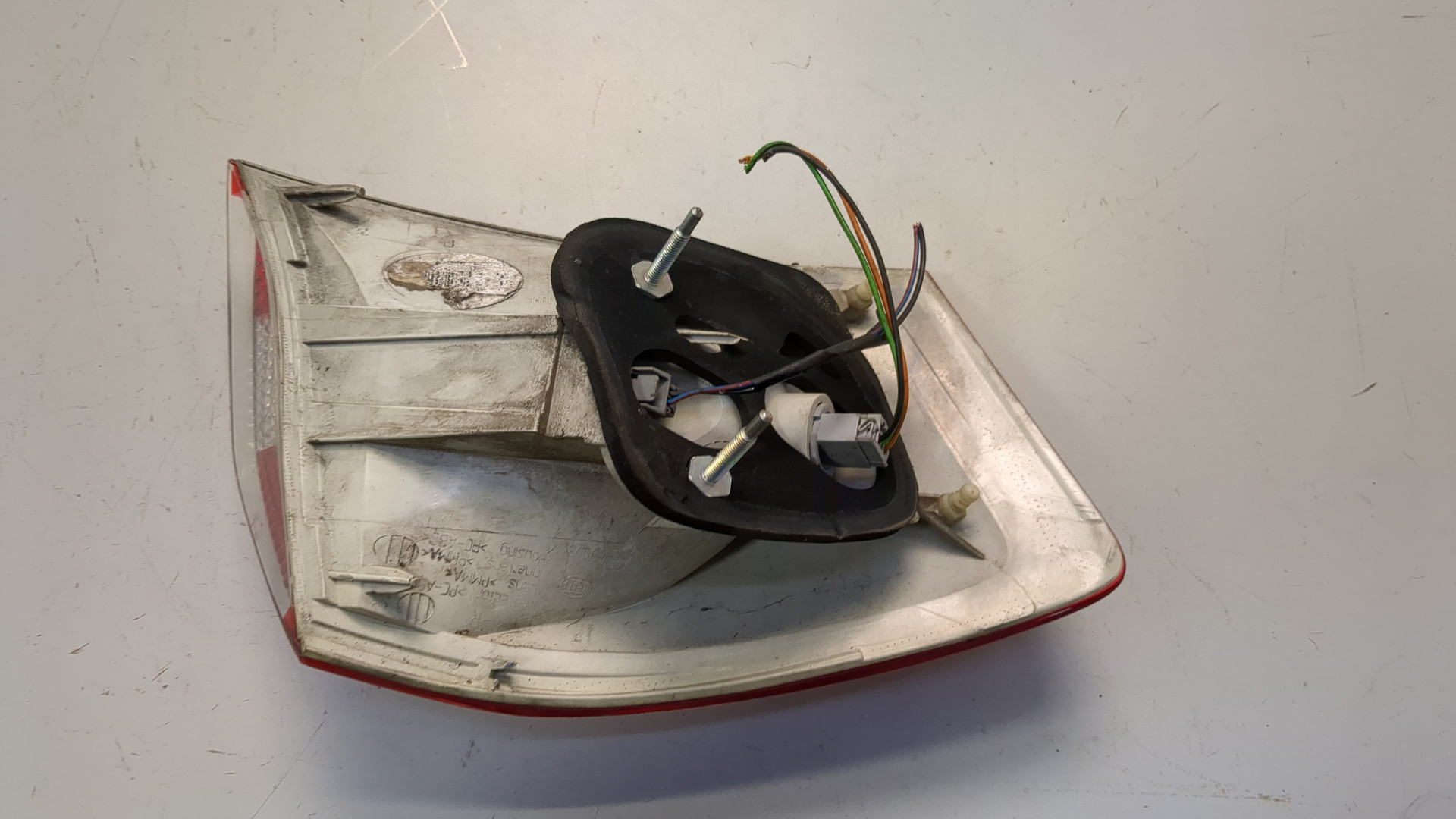 Фонарь задний правый