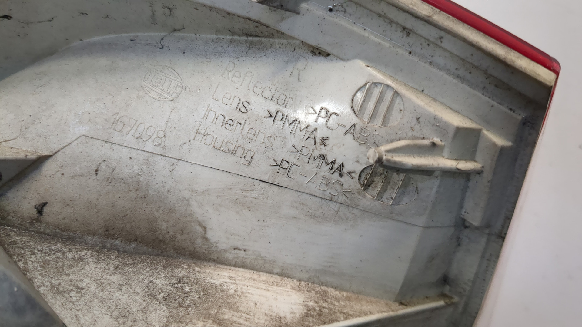 Фонарь задний правый