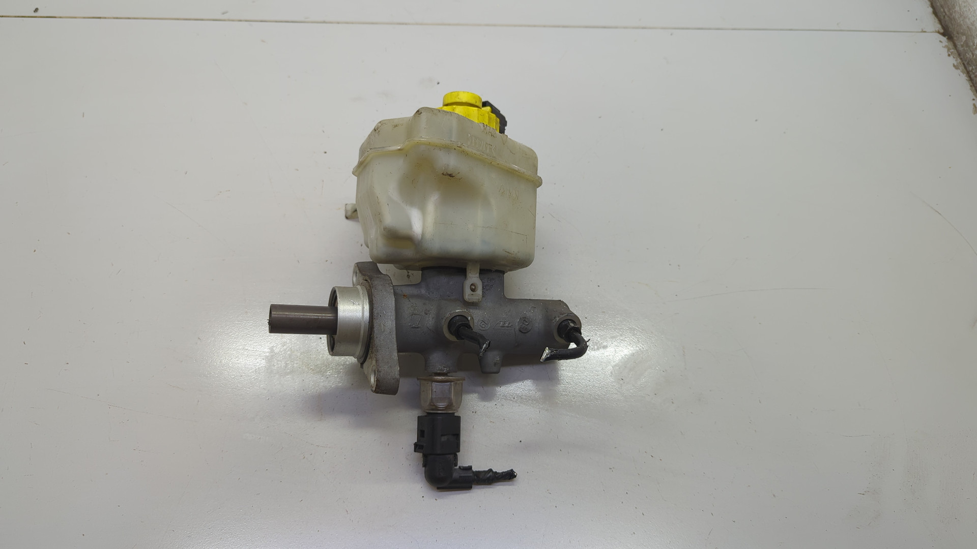 Цилиндр тормозной главный