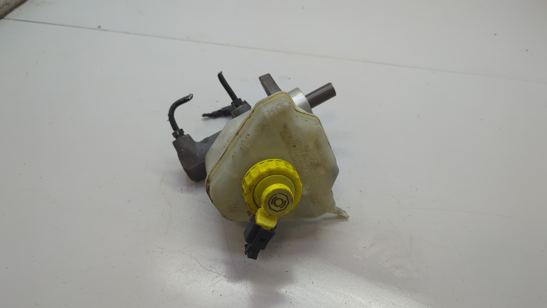 Цилиндр тормозной главный