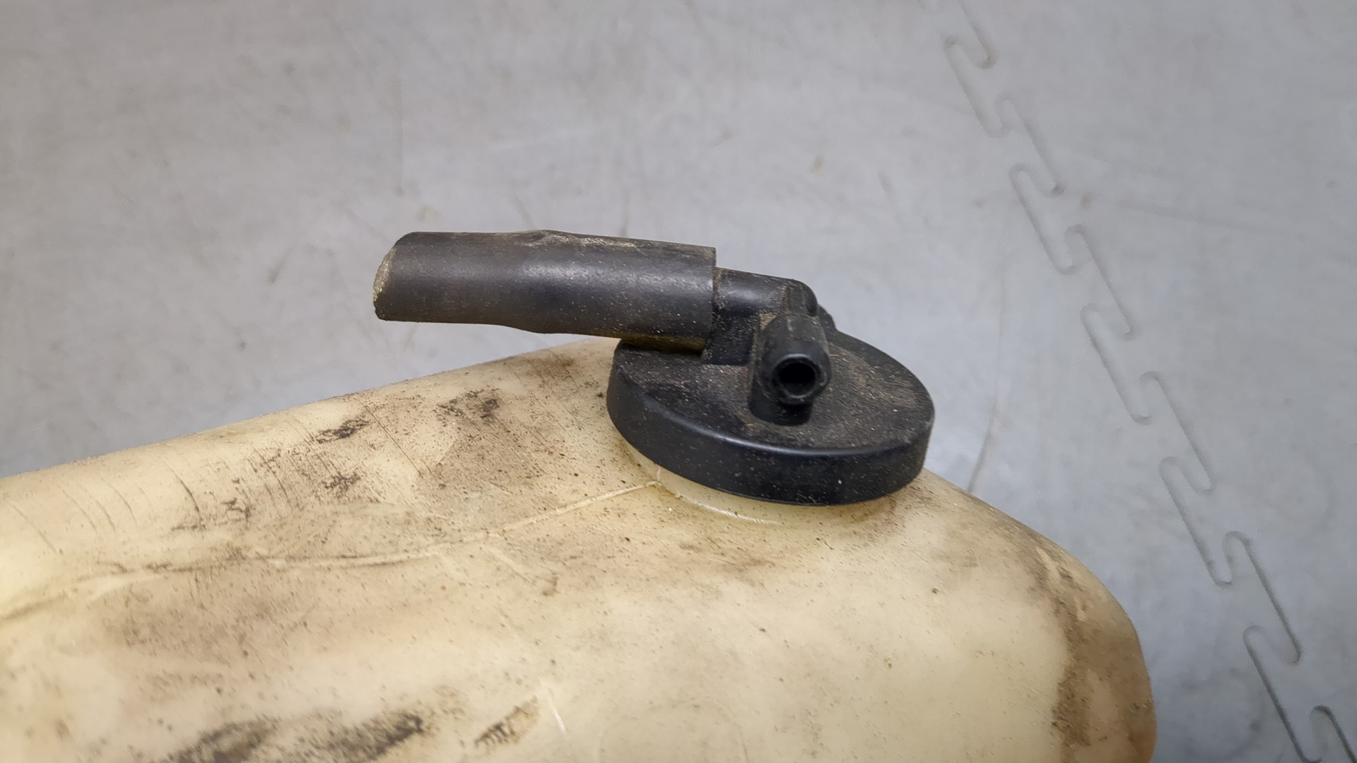 Бачок расширительный