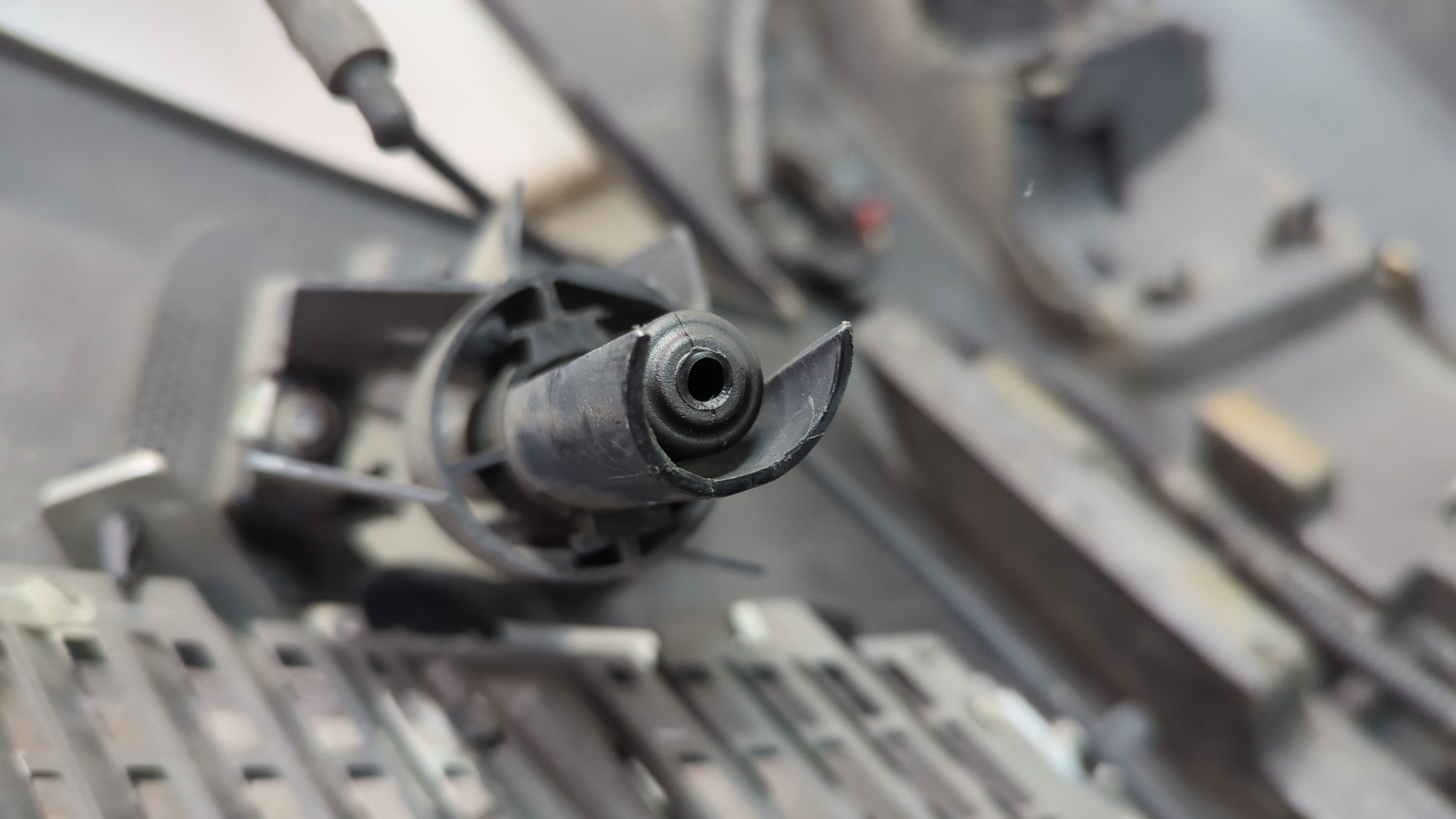 Бампер передний