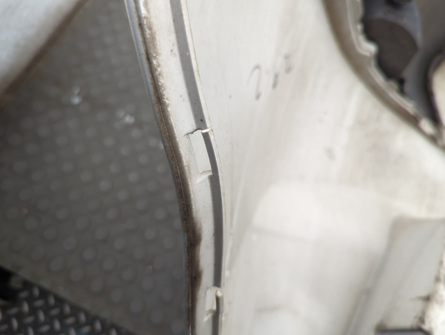 Бампер задний