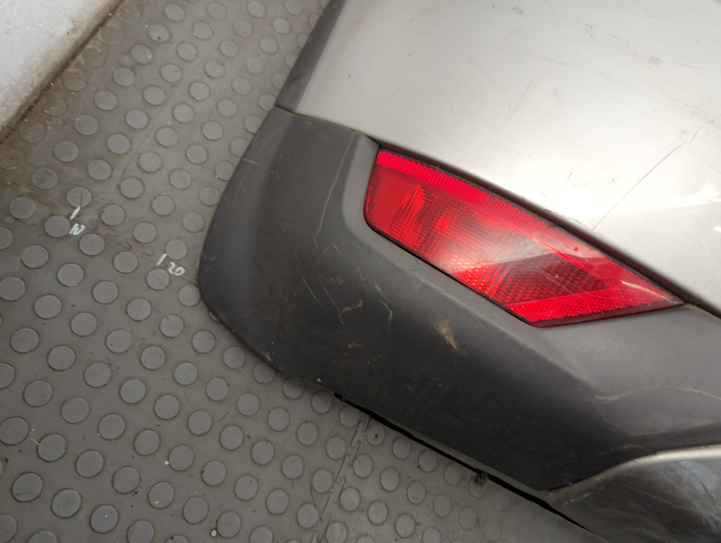 Бампер задний