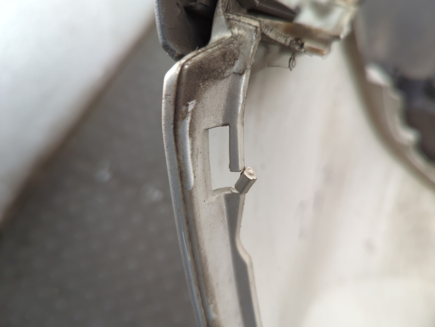 Бампер задний