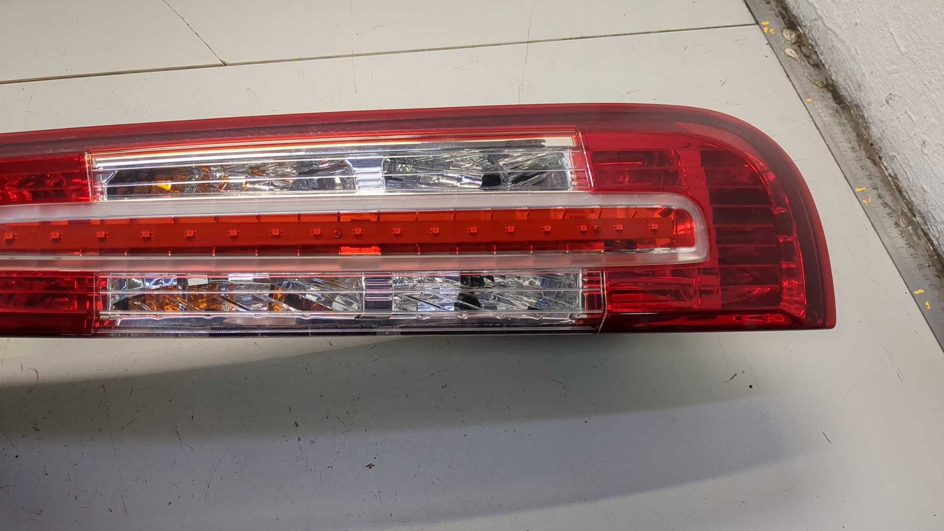 Фонарь задний правый