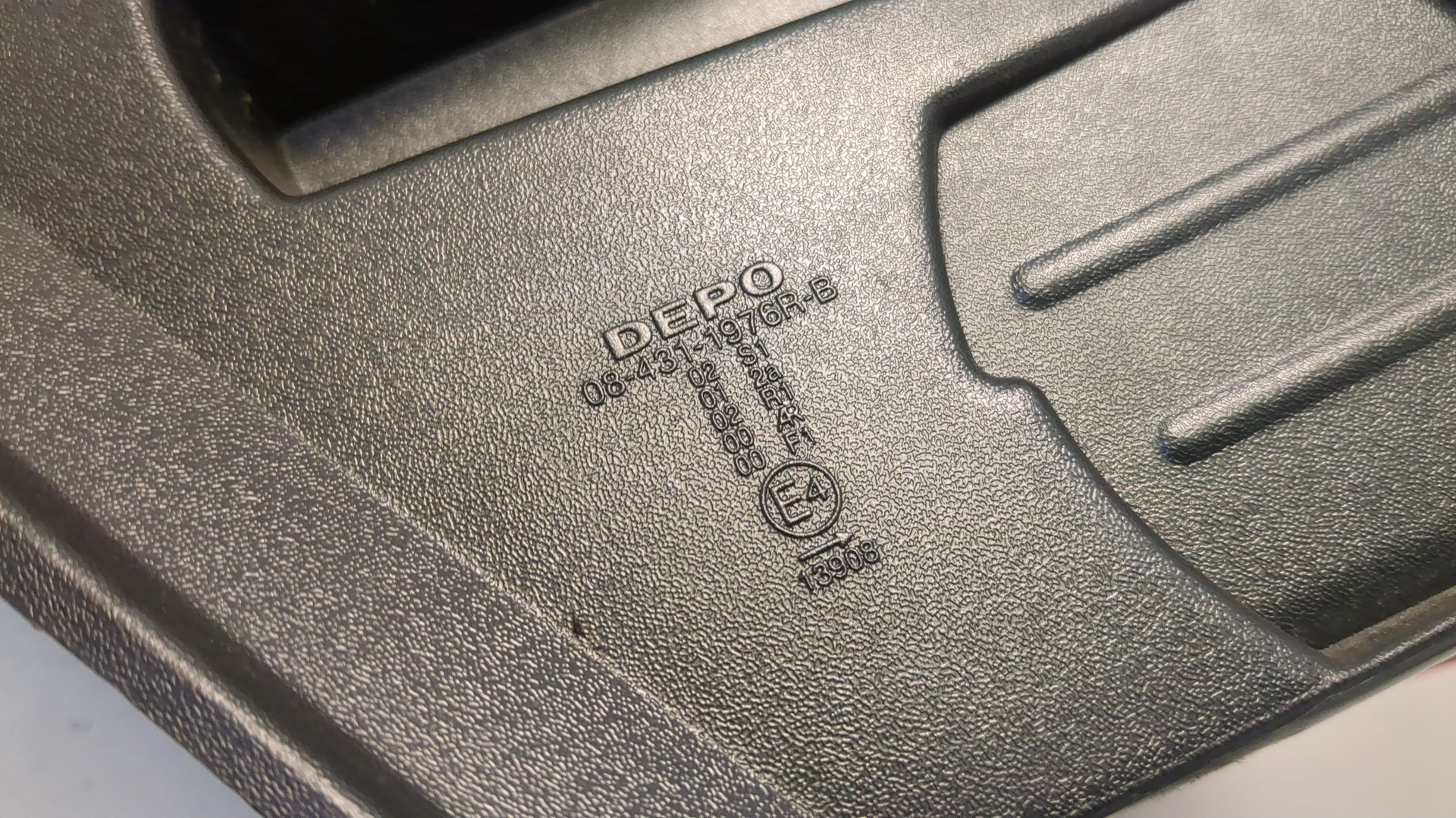 Фонарь задний правый